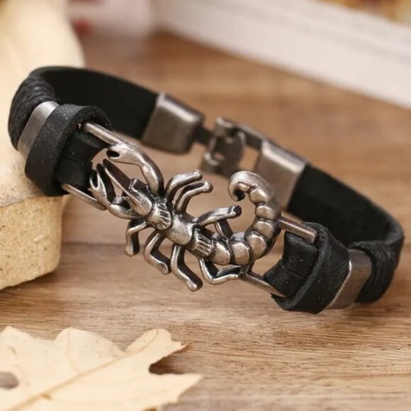 Bracelet Scorpion Leather Wrist Bangle Rock Edgy Goth Grunge Stylish Trendy - Picture 2 of 4